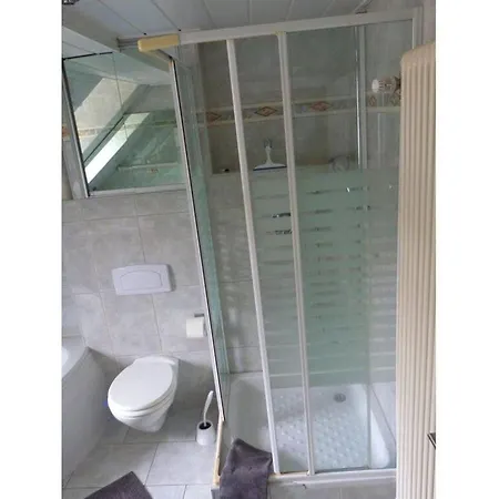 In With Whirlpool Bathtub * اوغسبورغ