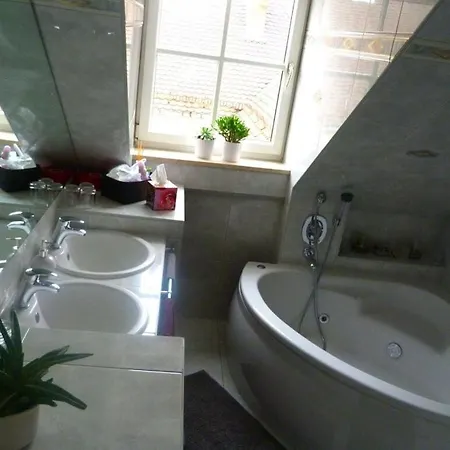 شقة In With Whirlpool Bathtub *